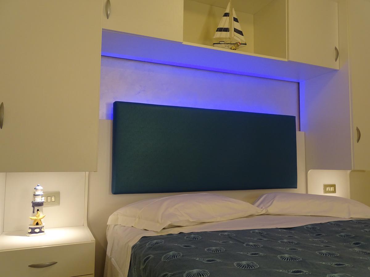 Hotel Felix リミニ エクステリア 写真