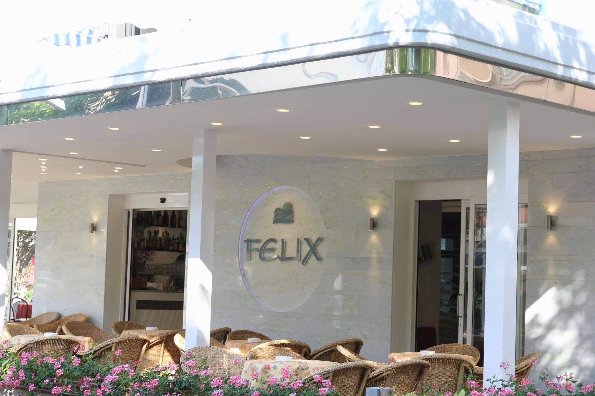 Hotel Felix リミニ エクステリア 写真